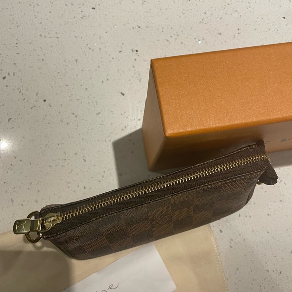 Mini pochette in Damier Ebene - Picture 3 of 9